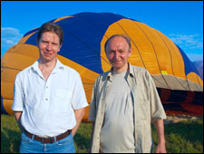А.В. Журавлев и Ю.М. Жуков перед полетом